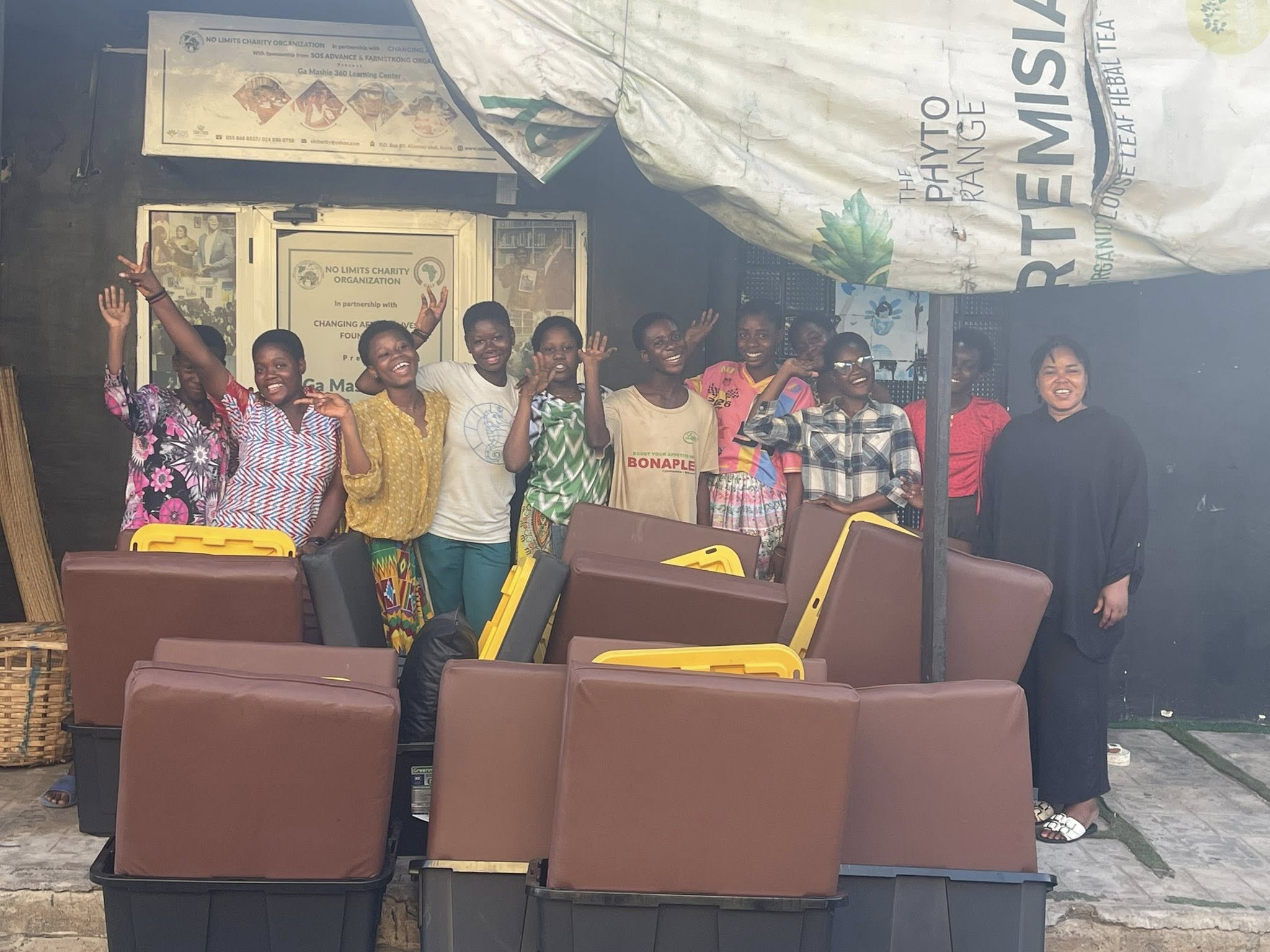 💖 Hearts Full of Gratitude! 💖

We are deeply touched by the incredible kindness of Loxley Forbes and his amazing friends, who donated mattresses, trunks, and pillows to our SHS students at the Ga Mashie 360 Learning Center. 🛏🎒

For many of our students, this gift means comfort, relief, and hope — a reminder that they are seen, supported, and capable of achieving greatness. 🌟

Thank you, Loxley and friends, for believing in their dreams and standing with us to empower the next generation. ❤

#NoLimitsCharity #Gratitude #SupportEducation #HopeInAction #YouthEmpowerment #TogetherWeRise