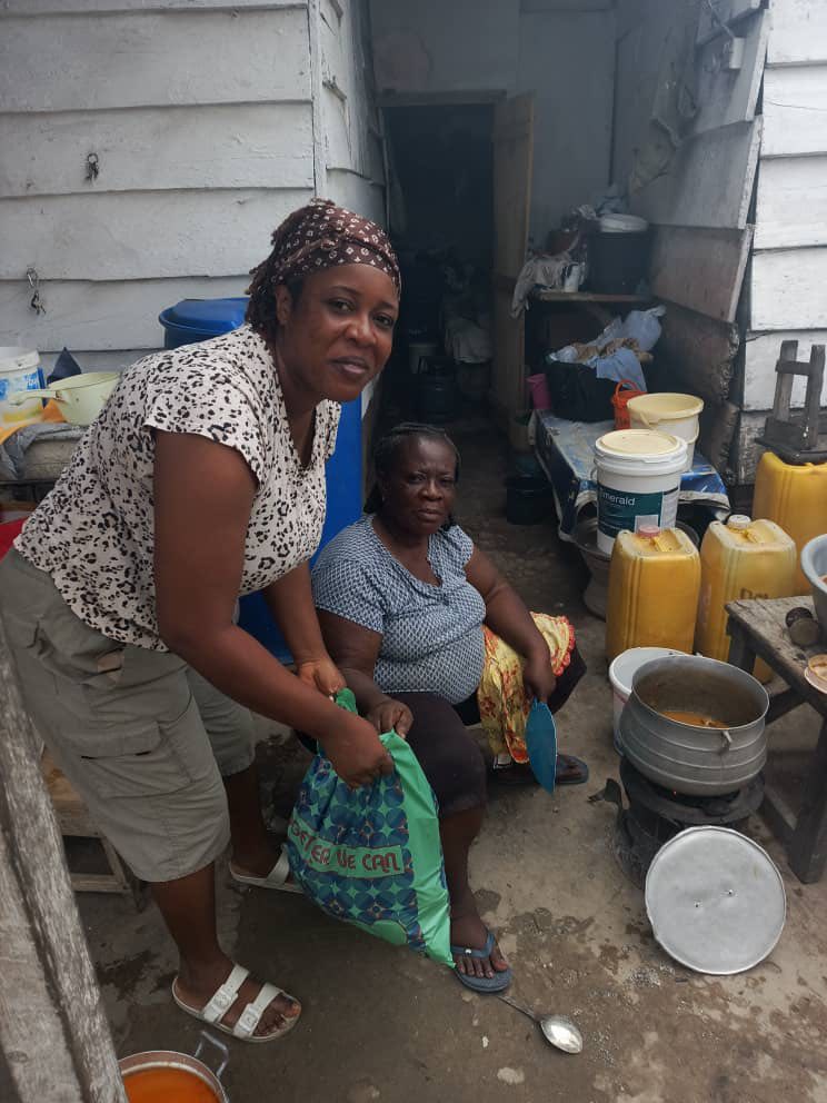 This morning, the No Limits Charity Organization team reached out to elders in Afiena and London Market, James Town — continuing our “Feed the Widows and Aged” initiative.